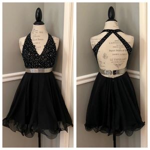 NEW MORI LEE SZ 4 BLACK SILVER BEAD ILLUSION CUT OUT FORMAL DRESS